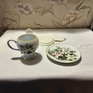 Lena Liu Hummingbird and Lilies Display Cup and Saucer Set with Stand